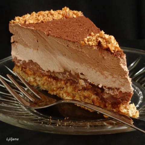 Pralinasta čokoladna mousse torta od lješnjaka