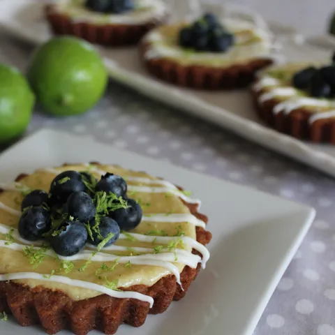 Tarts sa borovnicama i limetom