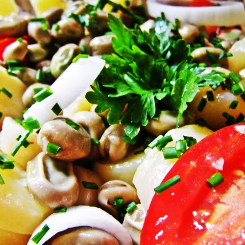 Salata s bobom