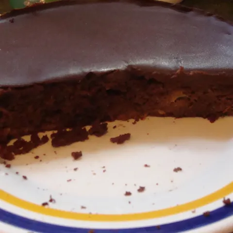 Torta s narančama i čokoladom