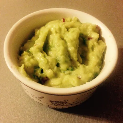 Ljetni guacamole