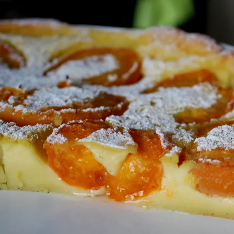 Apricot Flaugnarde ( kremasta poslastica od kajsija )
