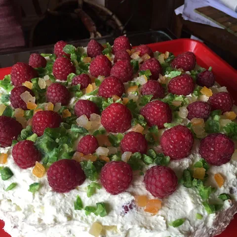 Dragi kamen torta