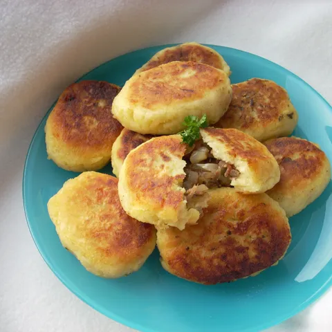 Punjeni kolacici od krompira (Batata Scharb – Irak)