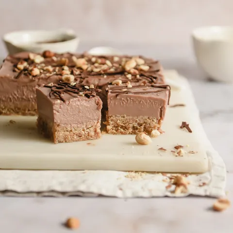 Ledena torta od čokolade i lješnjaka (bez pečenja)