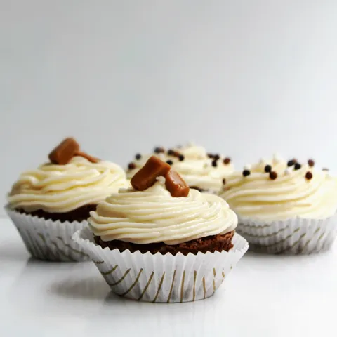 Karamel brownie cupcakesi