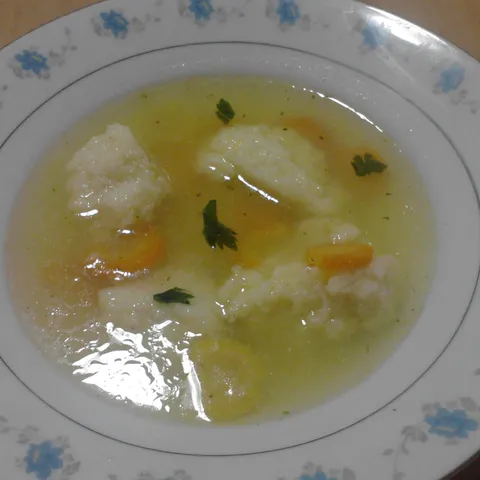 JUHICA OD MRKVE S GRIS KNEDLAMA