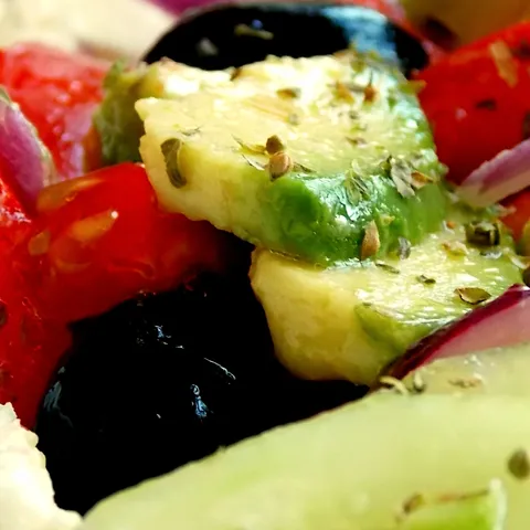 Grčka salata sa avokadom