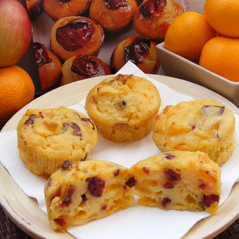 Muffins sa mandarinama i brusnicama