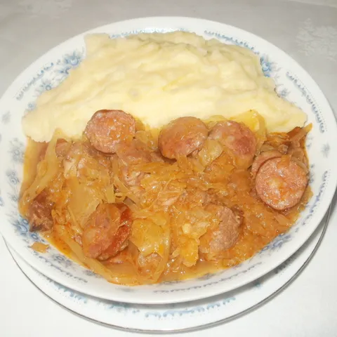 Dinstano kiselo zelje (kupus)
