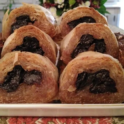 Baklava sa šljivama i orasima