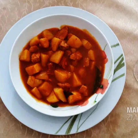 Zmajeva Corba ( Ljuta Krompir Corba )