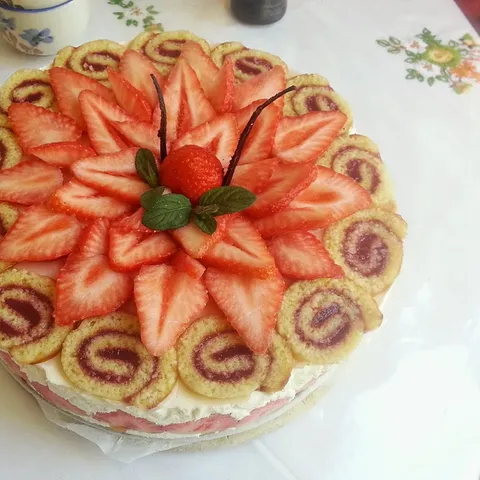 Torta od jagoda i vanilije