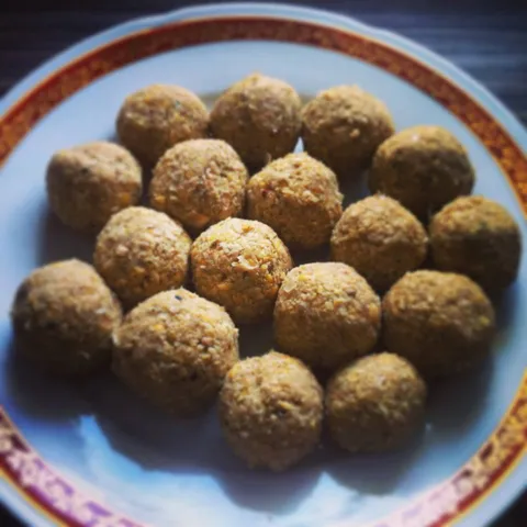 Falafel (nekuhani slanutak)