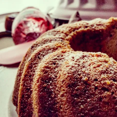 Kuglof od mrkve i badema