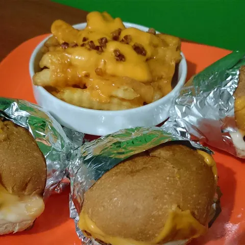 Bacon Rosti Burger + shake shack pomfrit sa sirom