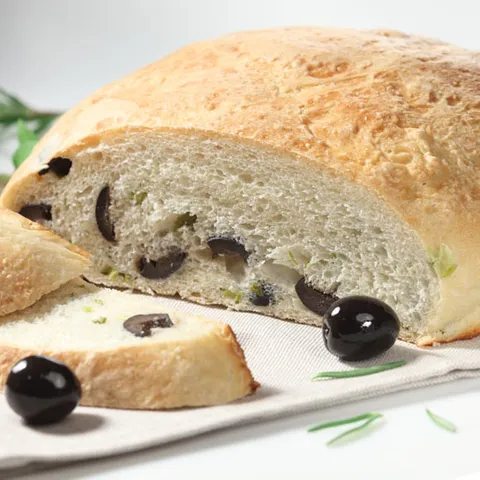 Mediteranski kruh s crnim maslinama