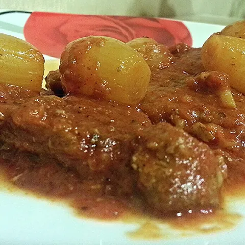 Juneće šnicle u umaku od paradajza