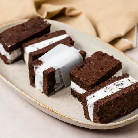 Brownies stracciatella sendvič