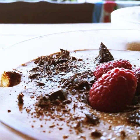 Mousse od cokolade, ruma i cilija