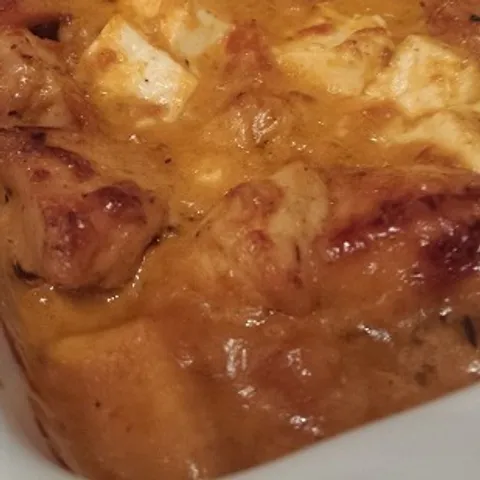 Pileći složenac s crvenim pestom, feta sirom i šampinjonima