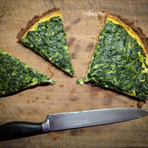 Tart od spinata i vise vrsta sira