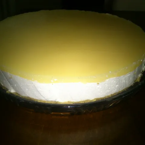 Cheesecake sa želeom od ananasa