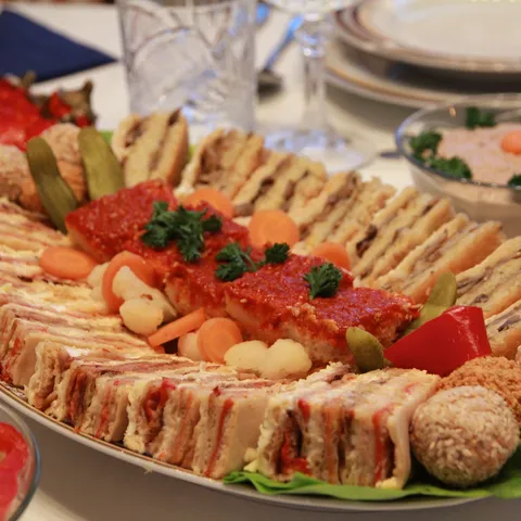 Slana torta sa pohovanim paprikama