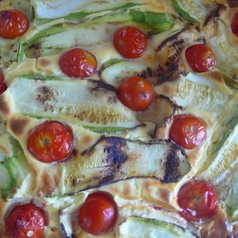 Tart sa tikvicama i cherry paradajzom