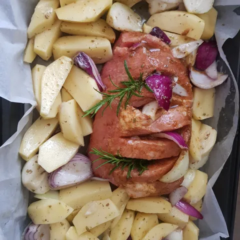 Peceni svinjski but