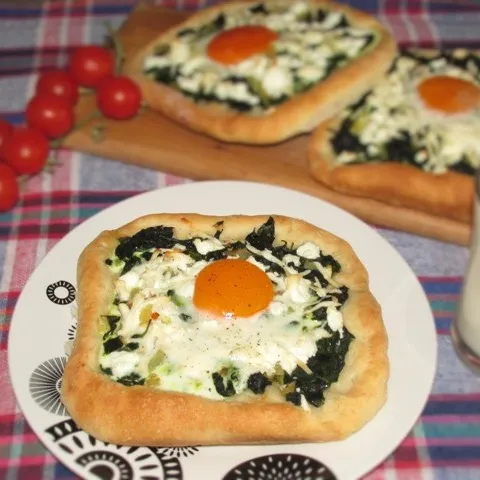 Yumurtalı Otlu Pide