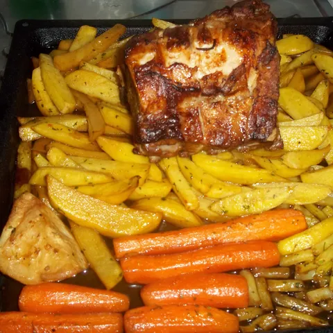 Nedjeljno pečenje i ukusan prilog u šugu
