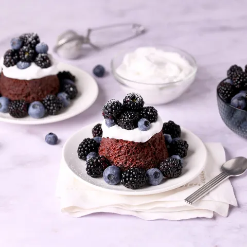Mug cake s voćem