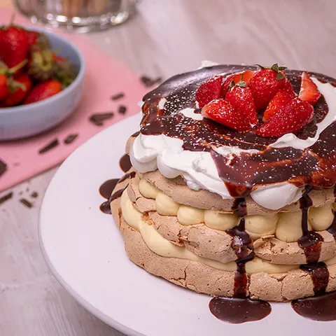 Čokoladna beze torta