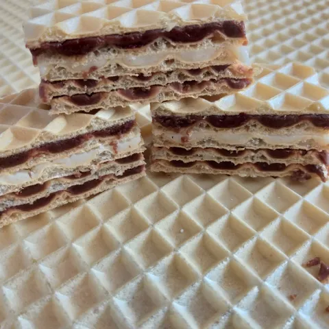 Oblatna sa crnom i bijelom čokoladom