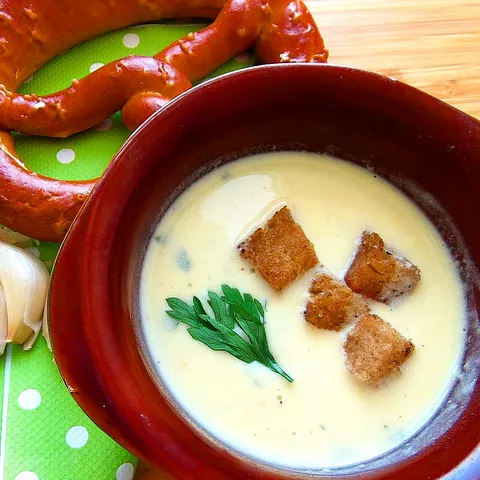 Knoblauchsuppe/njemačka krem juha od češnjaka