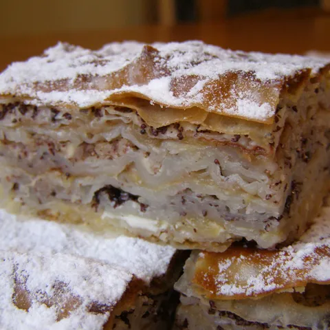 Savijača s makom i orasima
