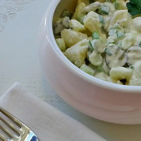 Salata od krompira i mladog luka