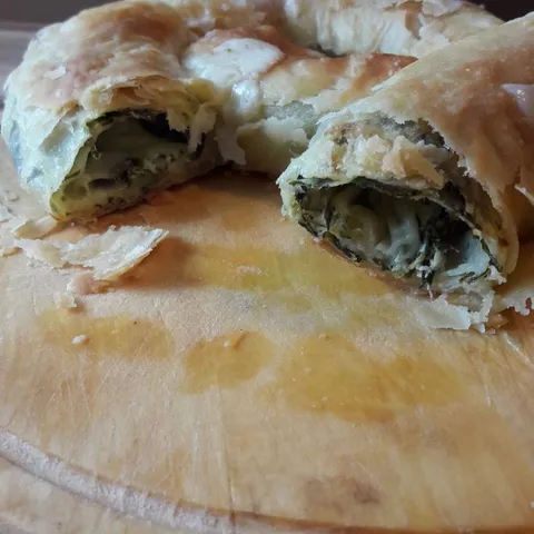 Burek sa špinatom i sirom