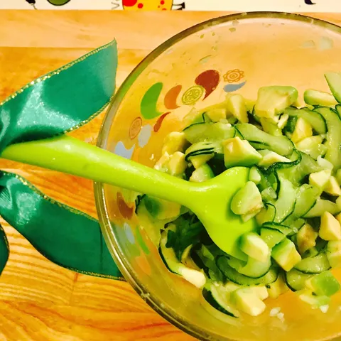AVOCADO bajka ili SALATA *zelena priča*