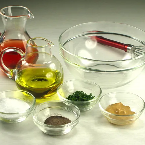 Priprema vinaigrette ili francuskog dressinga