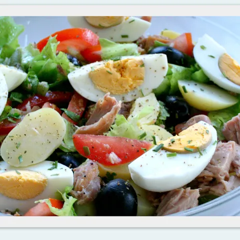 Bogata salata od tunjevine