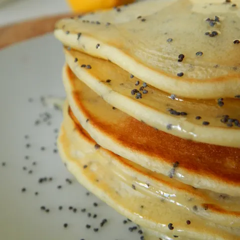 Americke palacinke sa limunom i makom