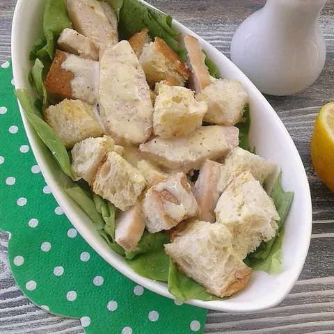 Pileća salata
