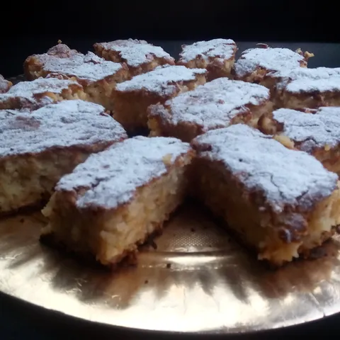Bakin kolač od jabuka