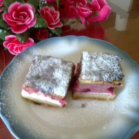 Kolac sa visnjama, sirom, vrhnjem i mileramom