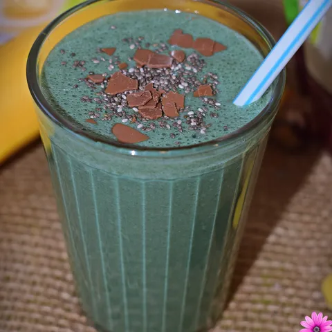 ღ Smoothie s konopljinim proteinom , bananom i đumbirom