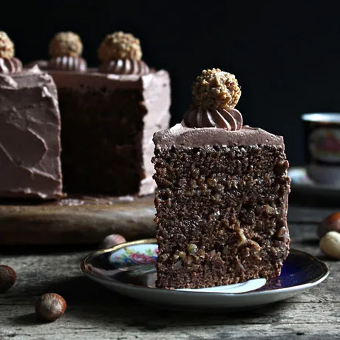 Sočna Ferrero torta