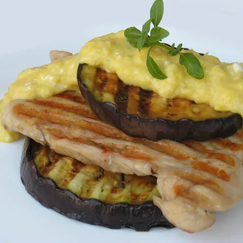Kukuruzni pire sa grilivanim patlidzanom i piletinom