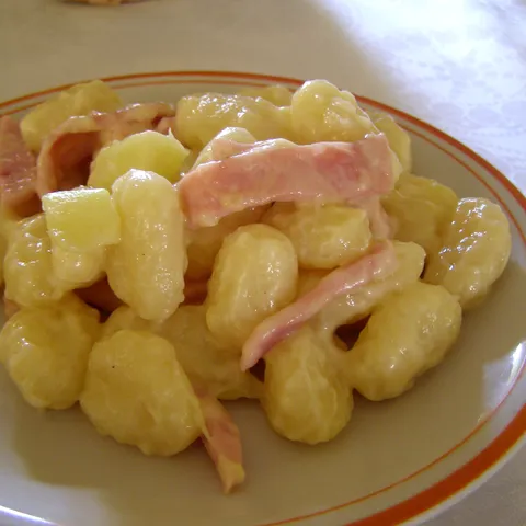 Njoki sa šunkom i sirom (način 1)